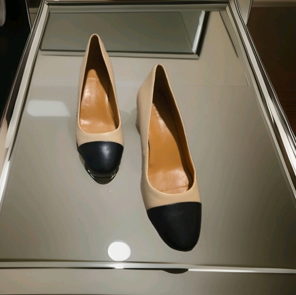 J. Crew Shoes - J.Crew women's leather block heel pumps in a beige and black colorblock Sz 10